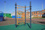 Два турника классического хвата и шведская стенка расположенные в форме треугольника W-02-011